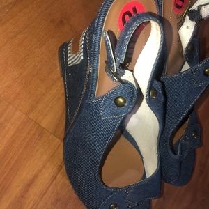 Guess Wedge Open toe shoes